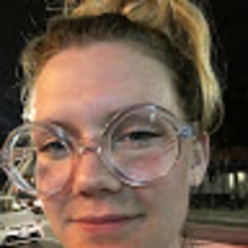 Meet your Posher, Olivia